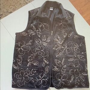 Elegant Black Vest with Floral Embroidery